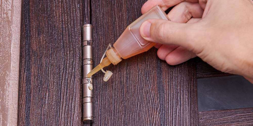 Réparez vos portes qui grincent sans huile industrielle